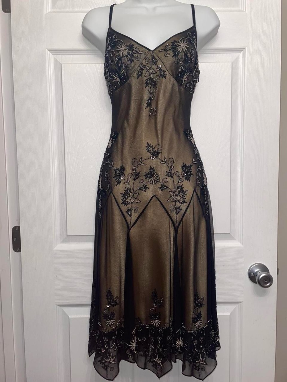 Adrianna Papell Rare Vtg Evening black and gold 100% silk midi dress.Size S/ US6 - Picture 2 of 9